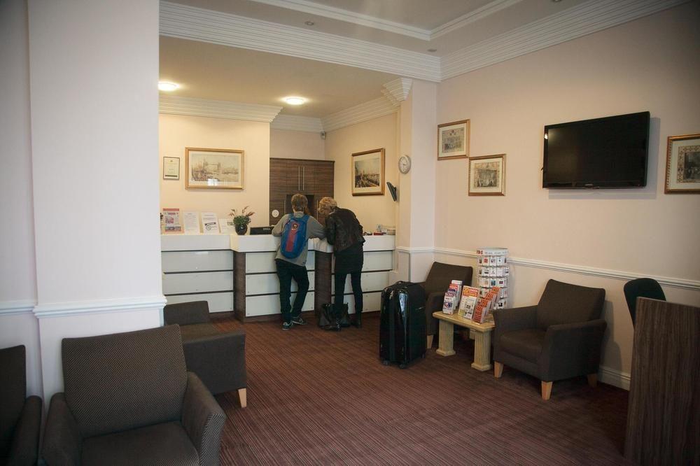 Victoria Inn Лондон Екстериор снимка