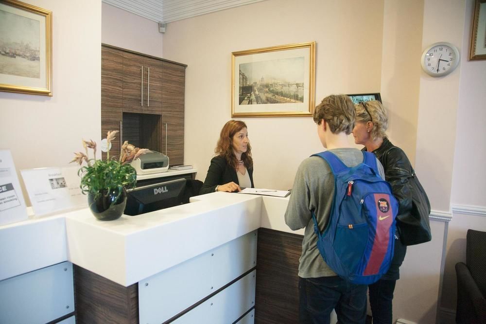 Victoria Inn Лондон Екстериор снимка