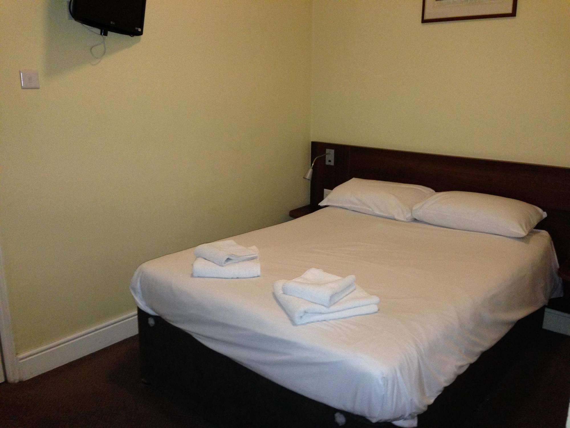 Victoria Inn Лондон Екстериор снимка