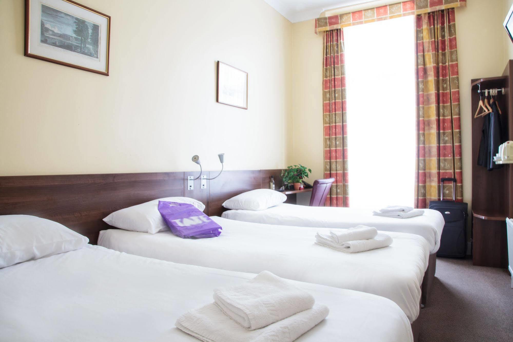 Victoria Inn Лондон Екстериор снимка