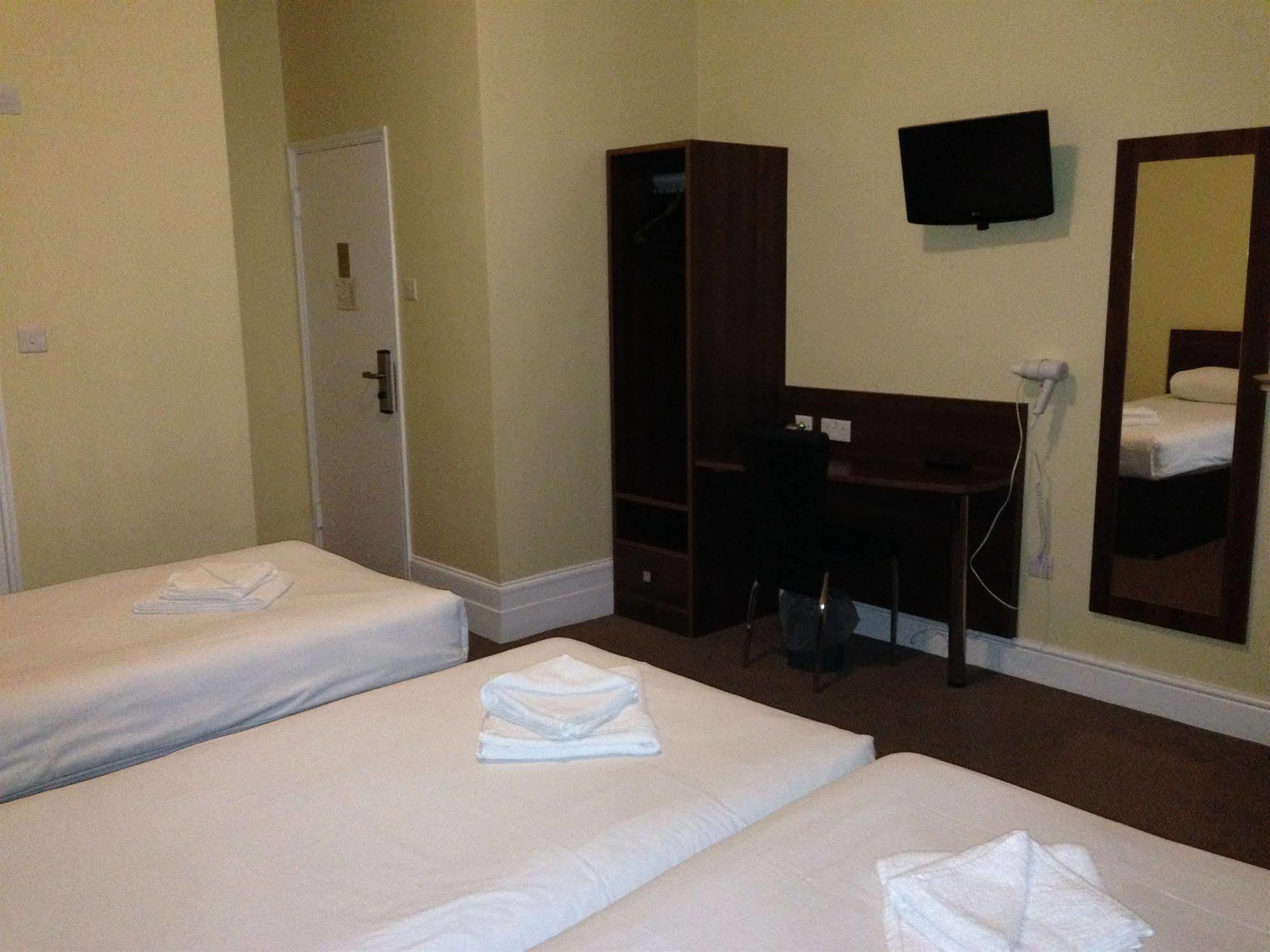 Victoria Inn Лондон Екстериор снимка