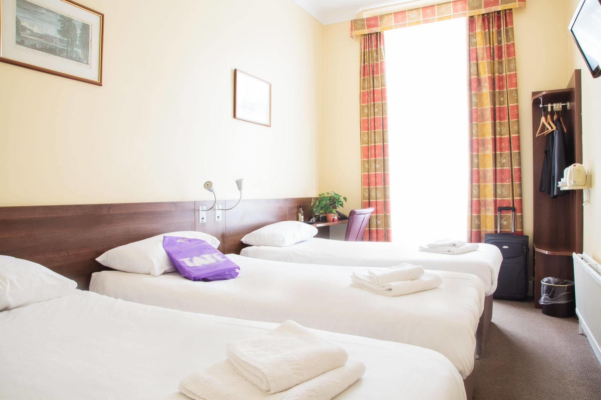 Victoria Inn Лондон Екстериор снимка