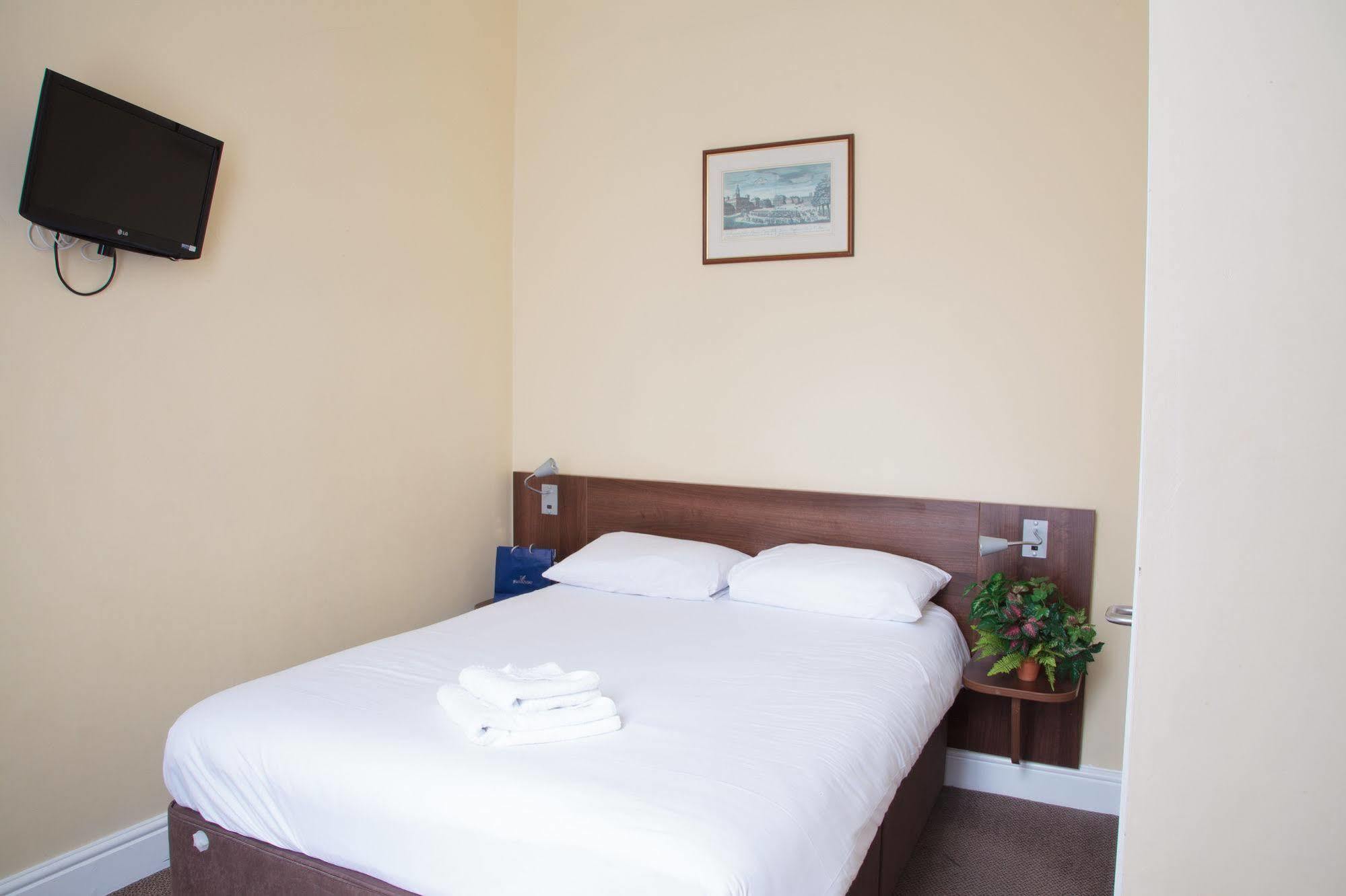 Victoria Inn Лондон Екстериор снимка