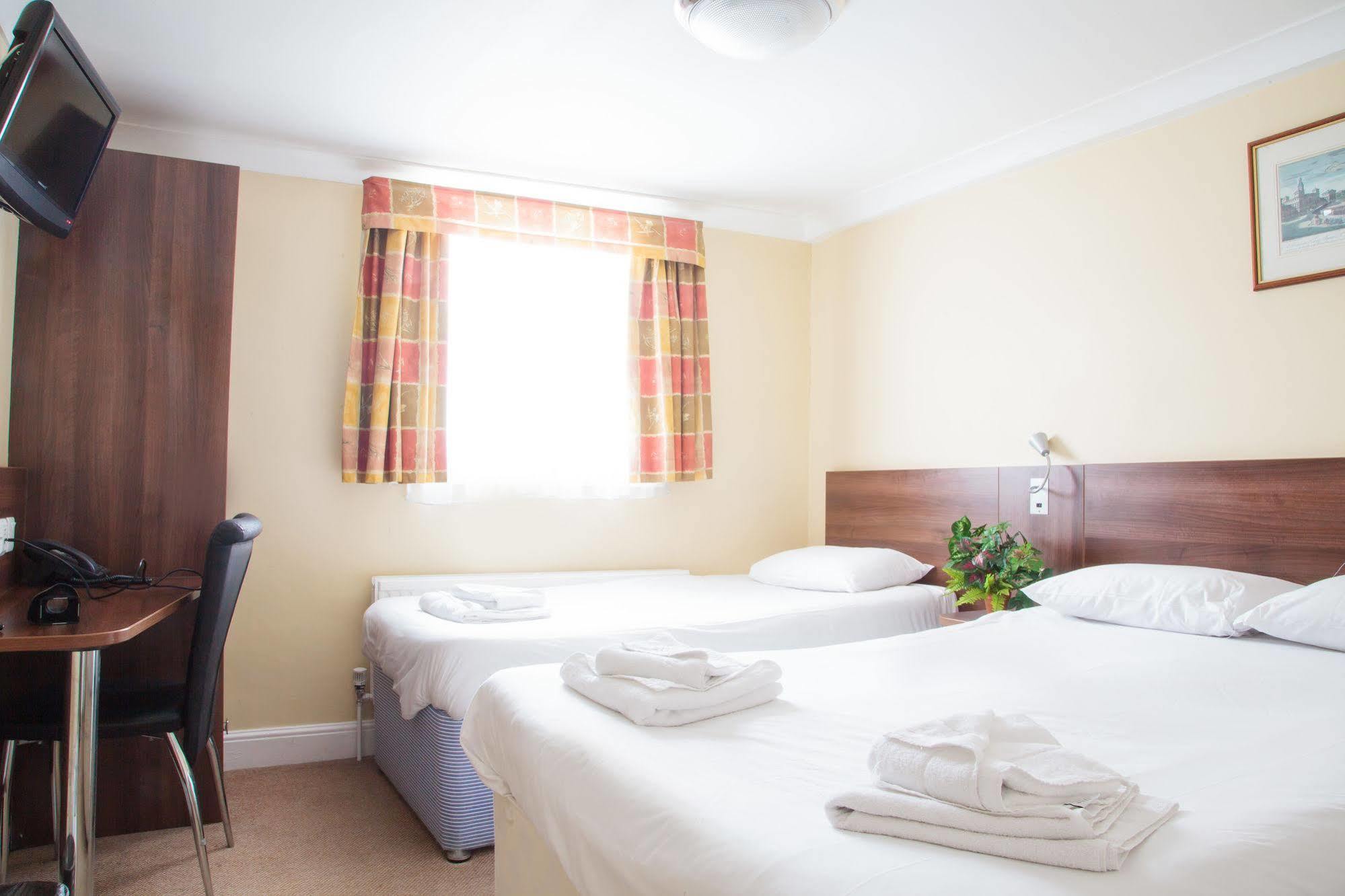 Victoria Inn Лондон Екстериор снимка