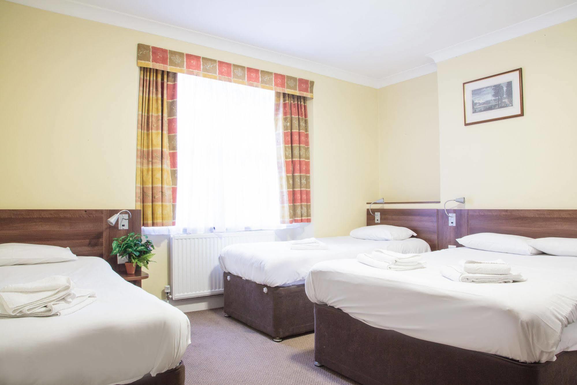Victoria Inn Лондон Екстериор снимка