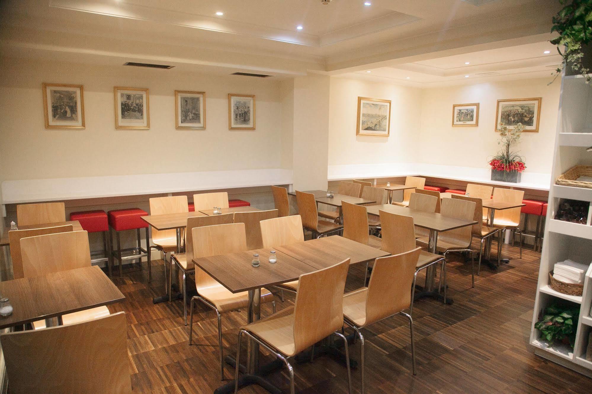 Victoria Inn Лондон Екстериор снимка