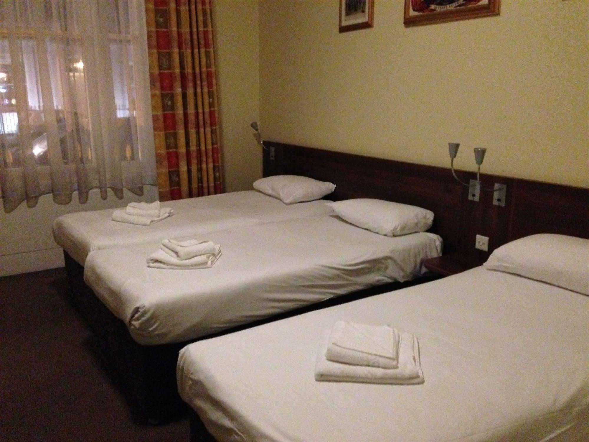 Victoria Inn Лондон Екстериор снимка