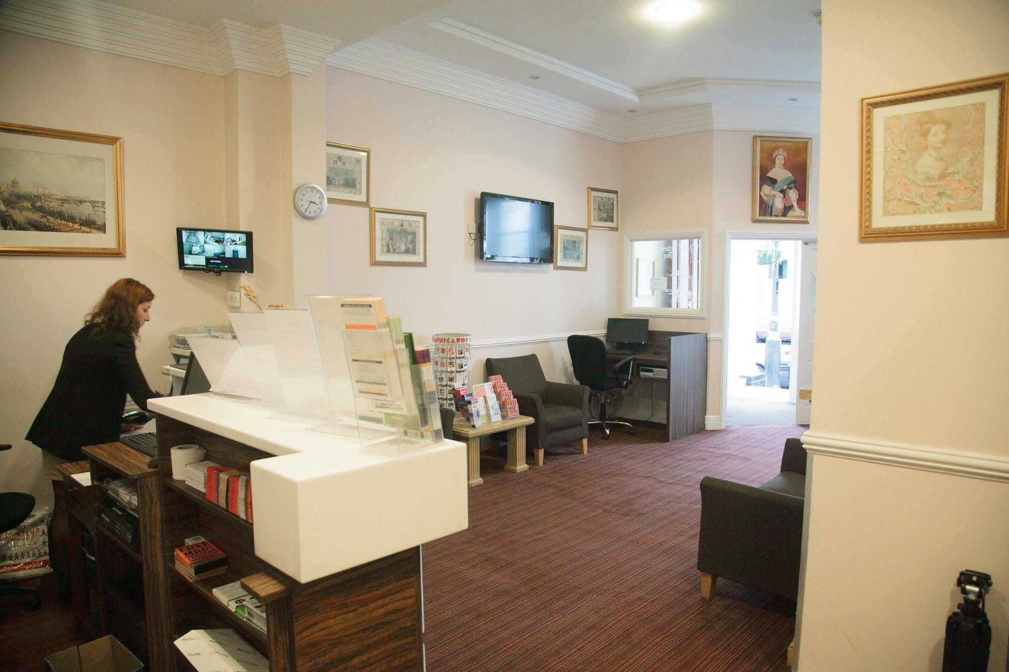 Victoria Inn Лондон Екстериор снимка